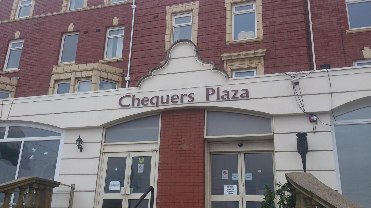 Chequers Plaza Hotel Блекпул Екстериор снимка