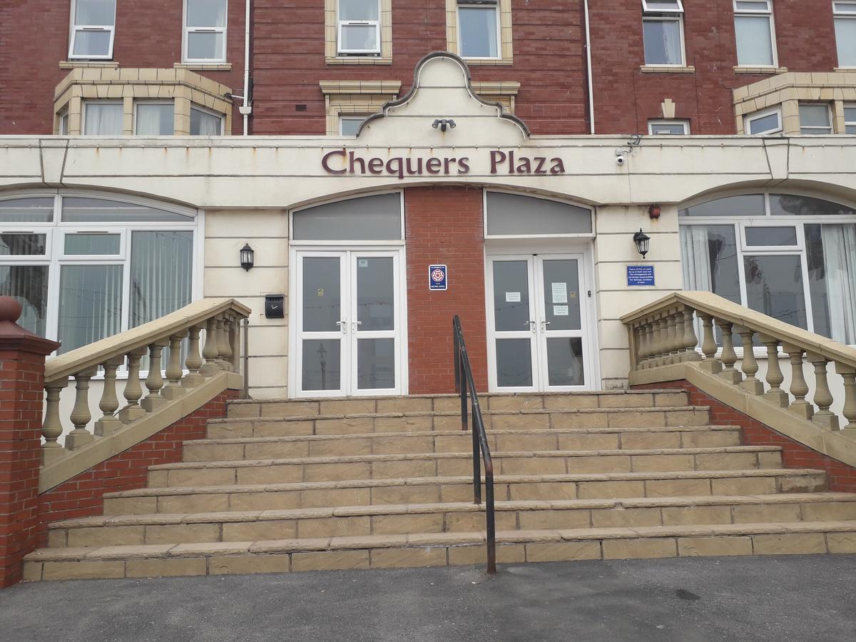 Chequers Plaza Hotel Блекпул Екстериор снимка